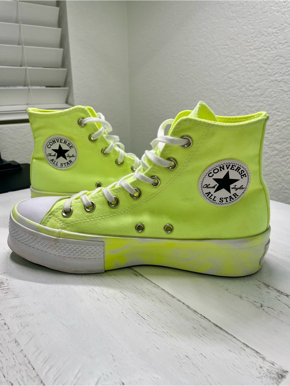 Converse Chuck Taylor All Star Lift Hi Volt Glow Platform Women’s 7.5